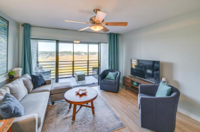Murrells Inlet Condo with Balcony and Pool Near Pier!